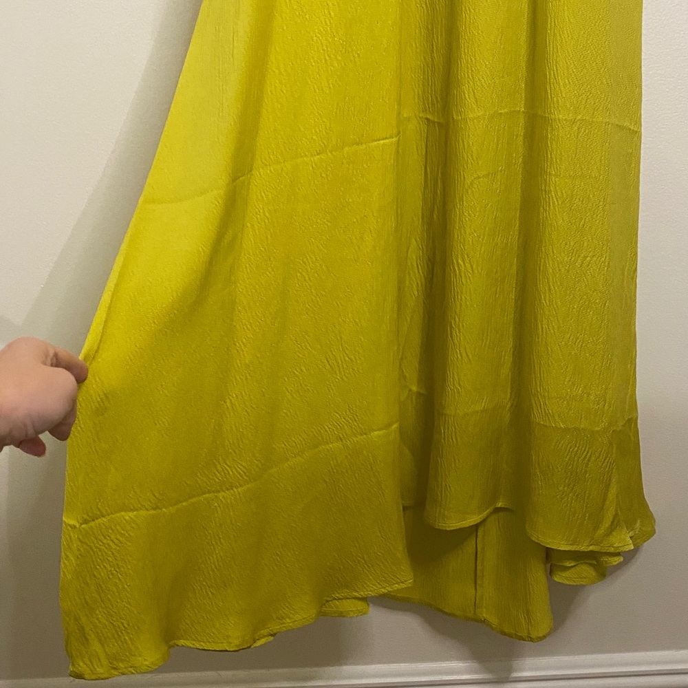 Wiggy Kit NWT The Aster Dress Chartreuse Hammered Silk Maxi High Neck Medium - Picture 7 of 15